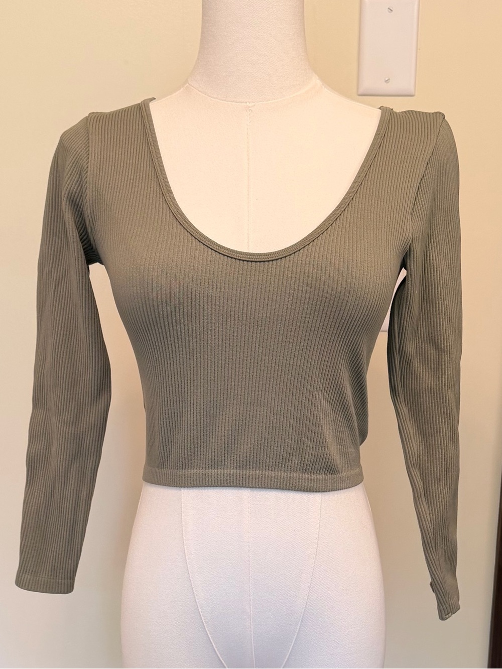Zara Olive Ribbed Scoop-Neck Long Sleeve Crop Top